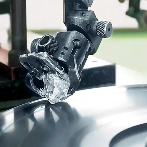 Diamonds cutting Diamonds cutting